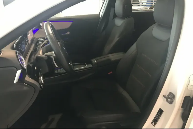 Mercedes-Benz A 180 (Clasa A) din 2024 cu 16.480 km - oferta MER188450 - foto 6