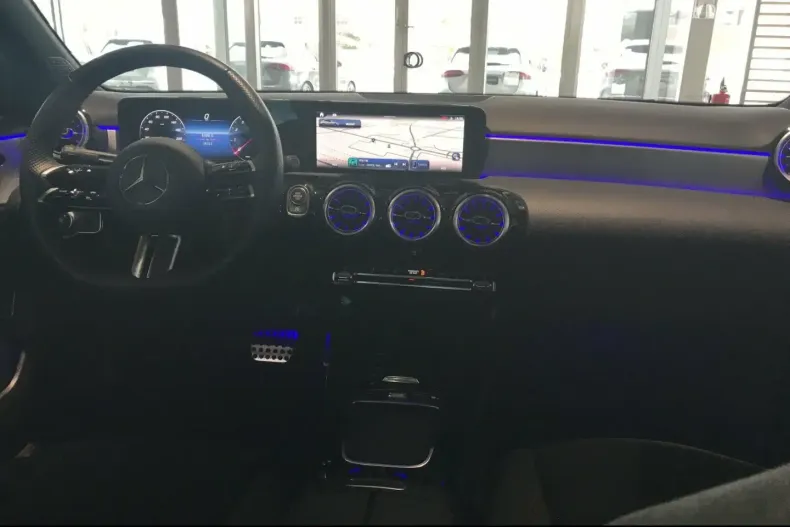 Mercedes-Benz A 180 (Clasa A) din 2024 cu 16.480 km - oferta MER188450 - foto 8