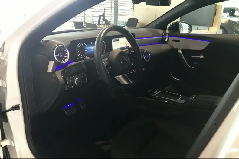 Mercedes-Benz A 180 (Clasa A) din 2024 cu 16.480 km - oferta MER188450 - foto 9