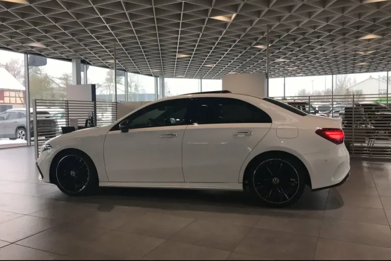 Mercedes-Benz A 180 (Clasa A) din 2024 cu 16.480 km - oferta MER188450 - foto 13