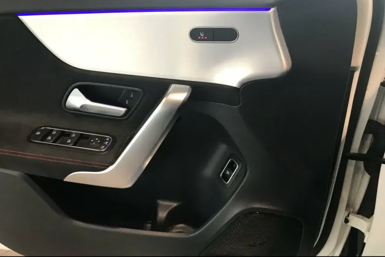 Mercedes-Benz A 180 (Clasa A) din 2024 cu 16.480 km - oferta MER188450 - foto 23