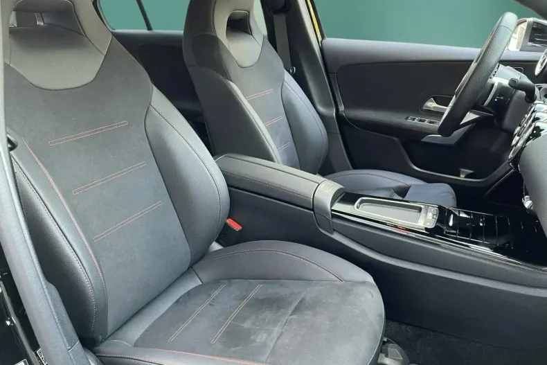 Mercedes-Benz A 200 (Clasa A) din 2024 cu 26.300 km - oferta MER188451 - foto 10