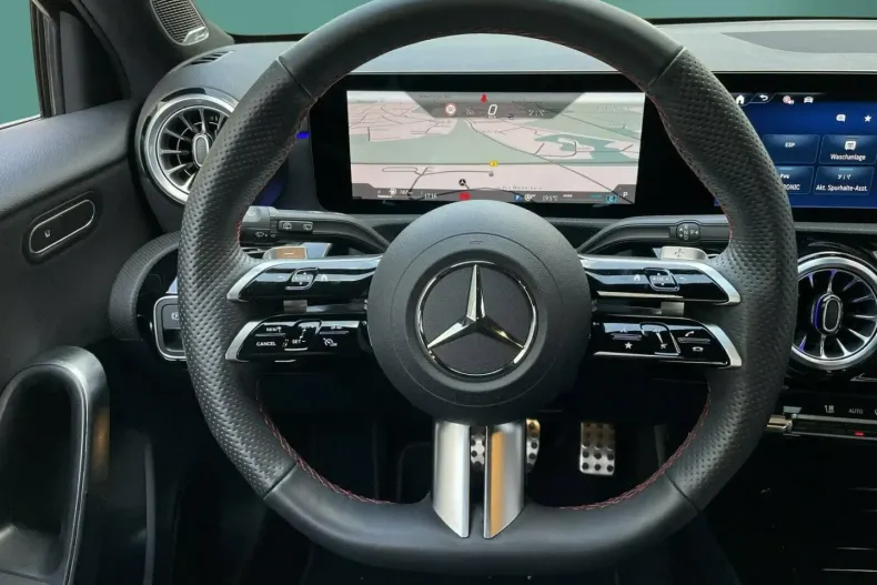 Mercedes-Benz A 200 (Clasa A) din 2024 cu 26.300 km - oferta MER188451 - foto 13