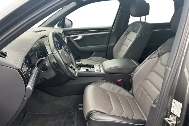 Volkswagen Touareg din 2022 cu 93.230 km - oferta VOL188462 - foto 9