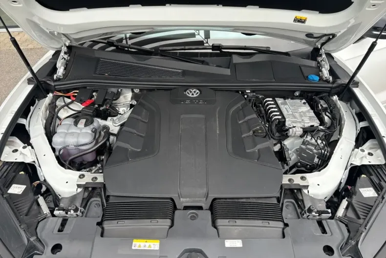 Volkswagen Touareg din 2024 cu 28.500 km - oferta VOL188463 - foto 7