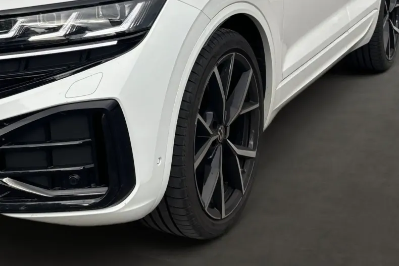 Volkswagen Touareg din 2024 cu 28.500 km - oferta VOL188463 - foto 8