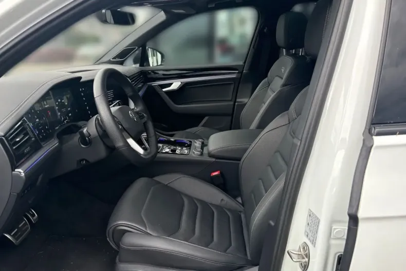 Volkswagen Touareg din 2024 cu 28.500 km - oferta VOL188463 - foto 9