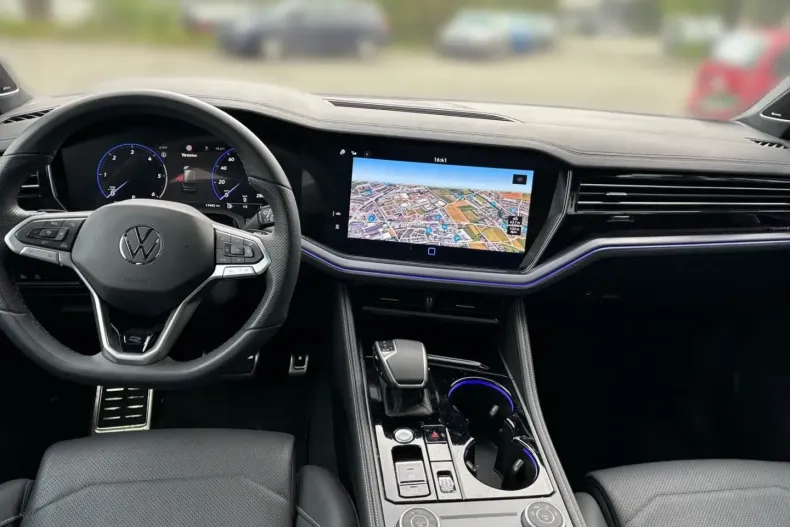 Volkswagen Touareg din 2024 cu 28.500 km - oferta VOL188463 - foto 12