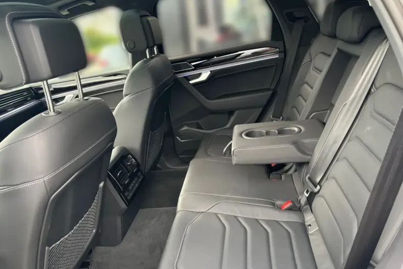 Volkswagen Touareg din 2024 cu 28.500 km - oferta VOL188463 - foto 13