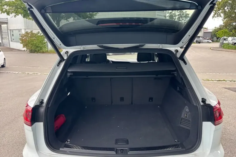 Volkswagen Touareg din 2024 cu 28.500 km - oferta VOL188463 - foto 16