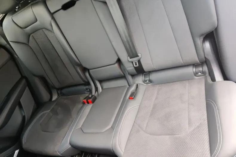 Audi Q8 din 2022 cu 122.435 km - oferta AUD188465 - foto 11