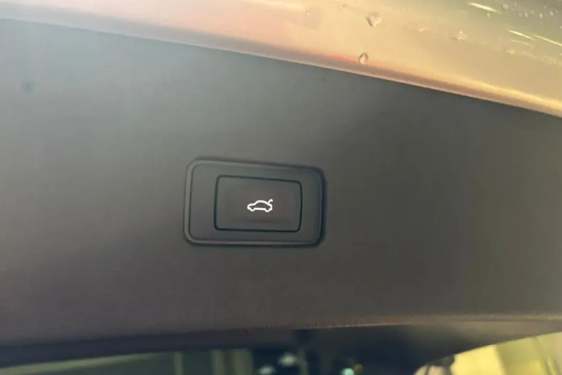 Audi Q8 din 2021 cu 113.480 km - oferta AUD188472 - foto 9