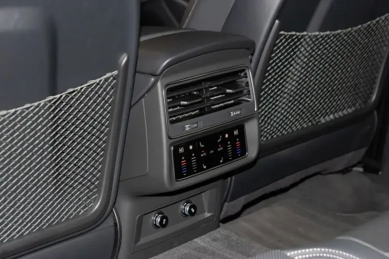 Audi SQ8 din 2024 cu 40.008 km - oferta AUD188474 - foto 14