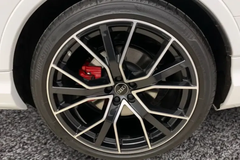 Audi SQ7 din 2025 cu 12.700 km - oferta AUD188475 - foto 4