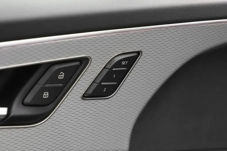 Audi SQ7 din 2024 cu 12.030 km - oferta AUD188479 - foto 14