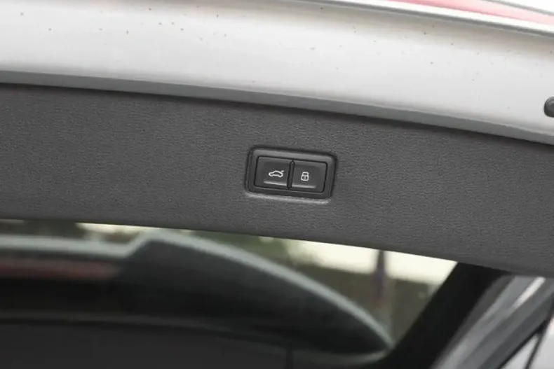 Audi SQ7 din 2024 cu 12.030 km - oferta AUD188479 - foto 19