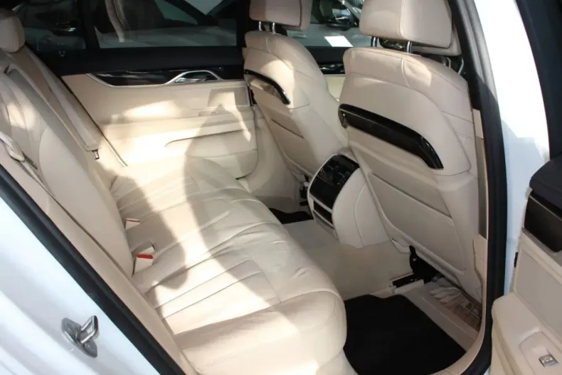 BMW 730 (Seria 7) din 2021 cu 61.885 km - oferta BMW188539 - foto 12