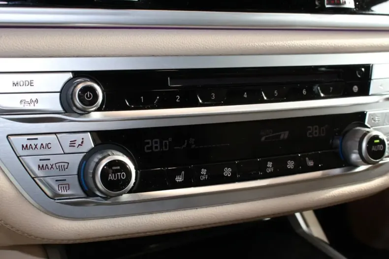 BMW 730 (Seria 7) din 2021 cu 61.885 km - oferta BMW188539 - foto 18