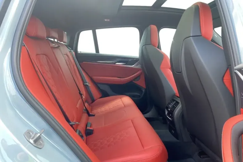 BMW X4 M (Seria X) din 2024 cu 12.011 km - oferta BMW188565 - foto 3