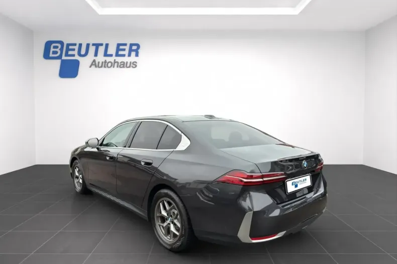 BMW 520 (Seria 5) din 2025 cu 30.501 km - oferta BMW188568 - foto 3