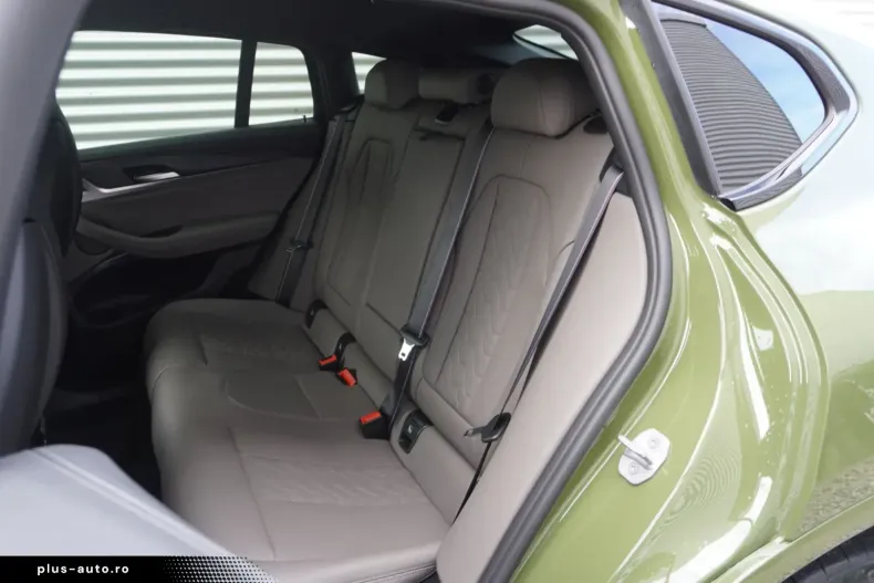 BMW X4 M (Seria X) din 2024 cu 21.500 km - oferta BMW188576 - foto 3