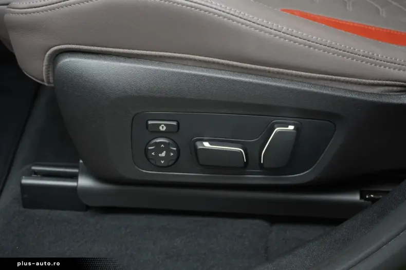 BMW X4 M (Seria X) din 2024 cu 21.500 km - oferta BMW188576 - foto 17