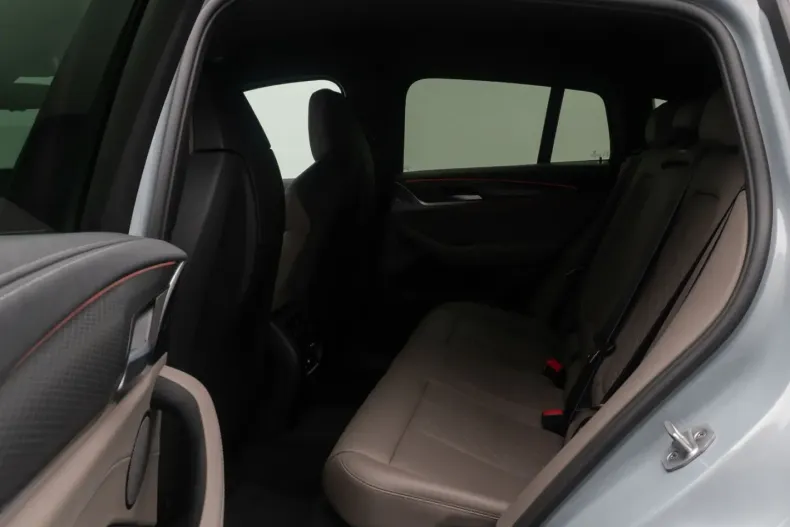 BMW X4 M (Seria X) din 2024 cu 12.938 km - oferta BMW188578 - foto 24