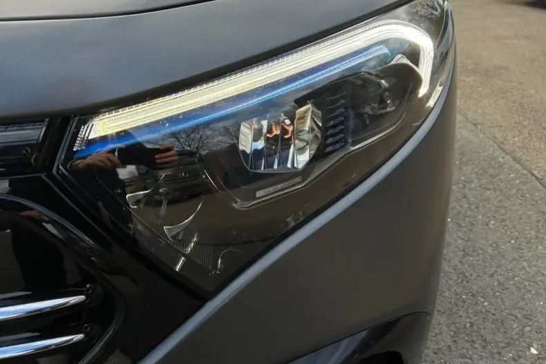 Mercedes-Benz EQA din 2021 cu 47.436 km - oferta MER188584 - foto 3