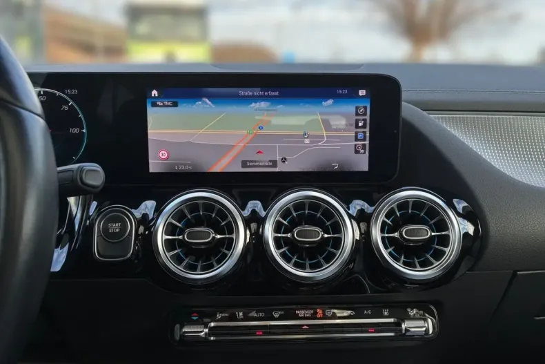 Mercedes-Benz EQA din 2021 cu 47.436 km - oferta MER188584 - foto 6