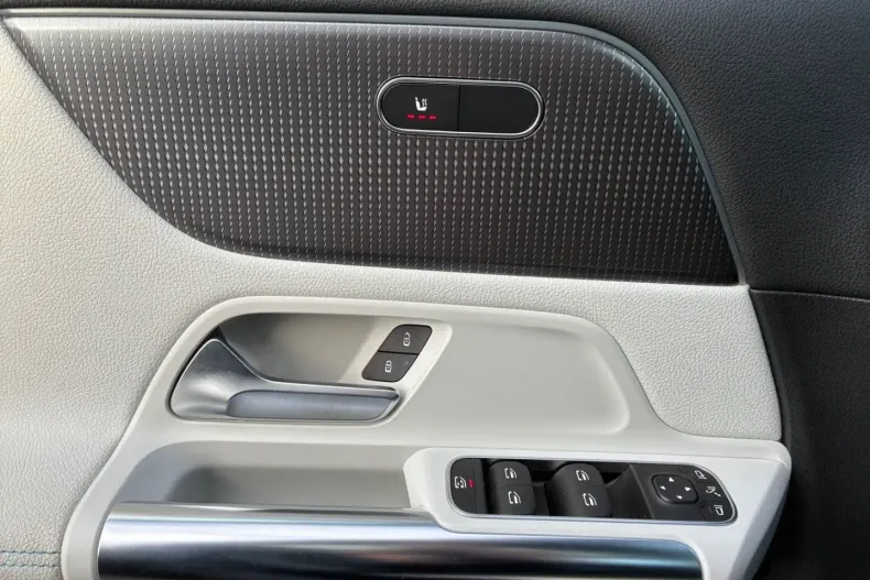 Mercedes-Benz EQA din 2021 cu 47.436 km - oferta MER188584 - foto 27