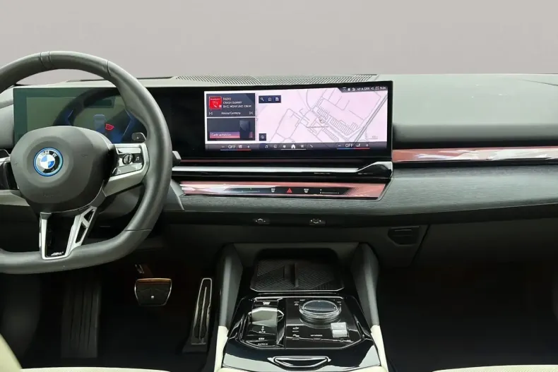 BMW 550 (Seria 5) din 2025 cu 30.389 km - oferta BMW188585 - foto 18