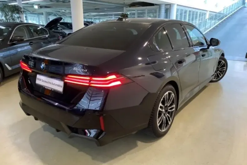 BMW 540 (Seria 5) din 2025 cu 16.912 km - oferta BMW188586 - foto 3