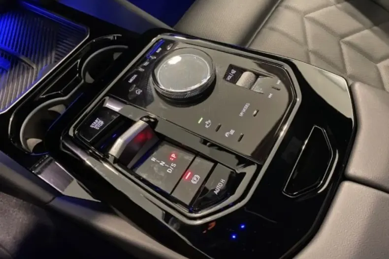 BMW 540 (Seria 5) din 2025 cu 16.912 km - oferta BMW188586 - foto 16