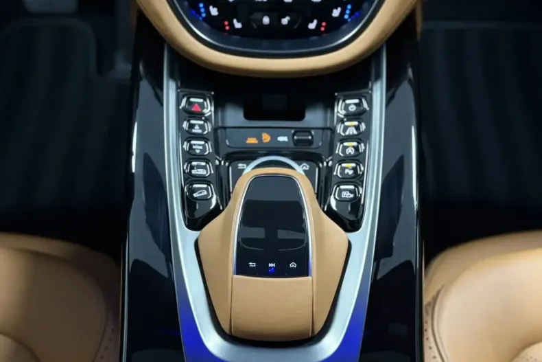 Aston Martin DBX din 2025 cu 17.330 km - oferta AST188596 - foto 24