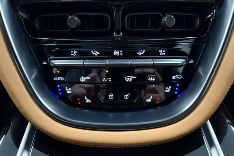 Aston Martin DBX din 2025 cu 17.330 km - oferta AST188596 - foto 26