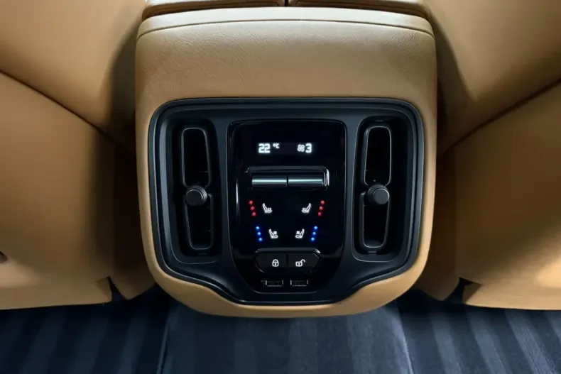 Aston Martin DBX din 2025 cu 17.330 km - oferta AST188596 - foto 28