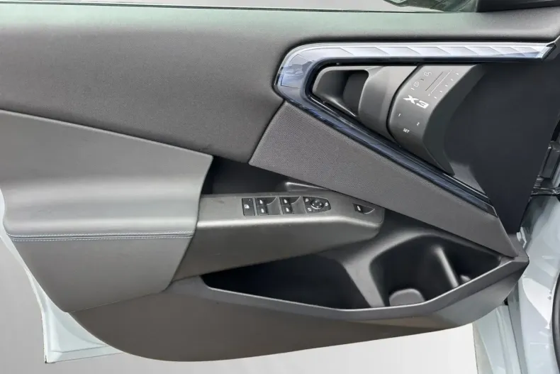 BMW X3 (Seria X) din 2025 cu 11.900 km - oferta BMW188597 - foto 13