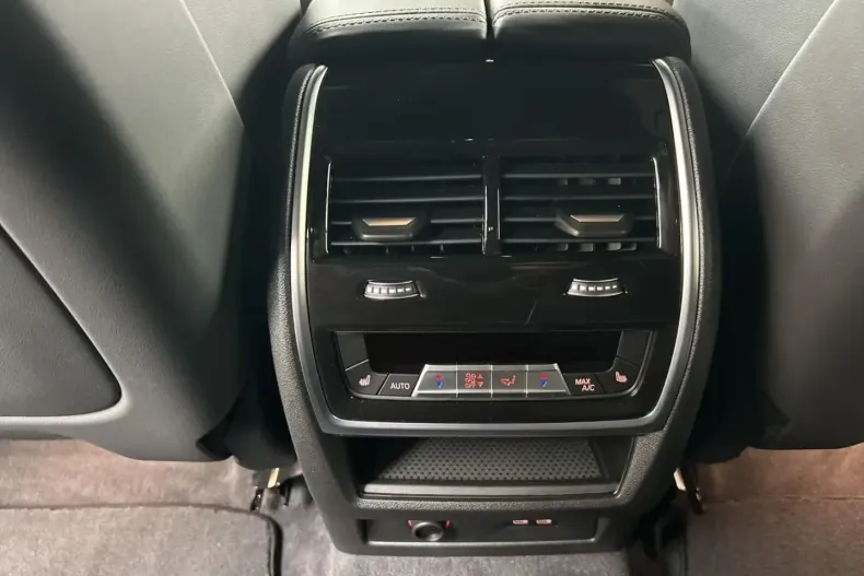 BMW XM (Seria X) din 2024 cu 25.689 km - oferta BMW188604 - foto 12