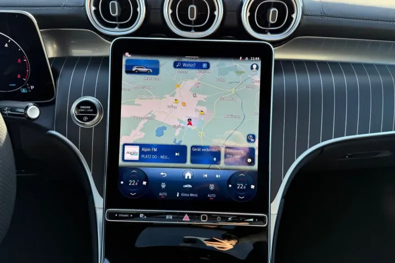 Mercedes-Benz GLC 300 (Clasa GLC) din 2024 cu 25.839 km - oferta MER188625 - foto 13