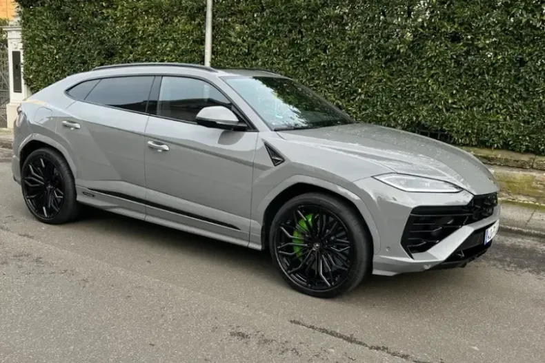 Lamborghini Urus din 2025 cu 9.800 km - oferta LAM188628 - foto 1