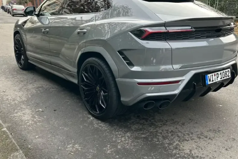 Lamborghini Urus din 2025 cu 9.800 km - oferta LAM188628 - foto 3