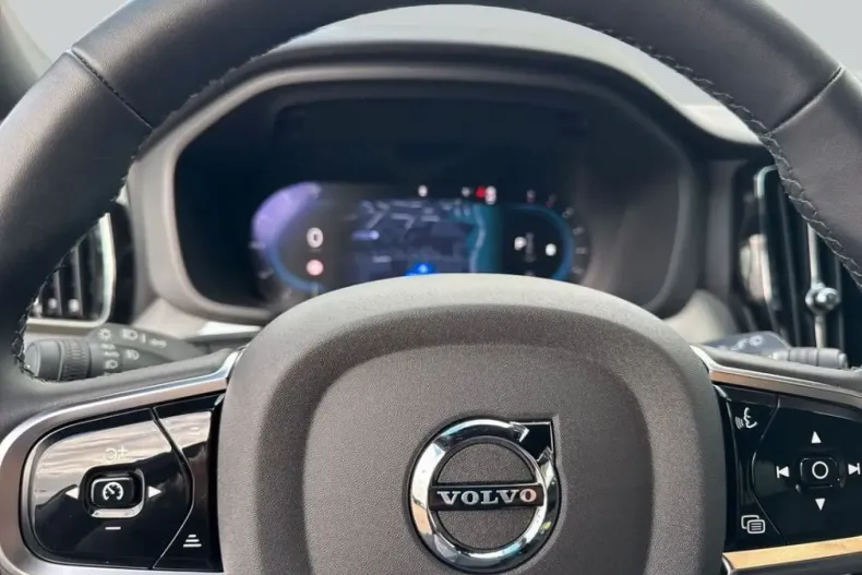 Volvo XC60 din 2024 cu 20.490 km - oferta VOL188633 - foto 12