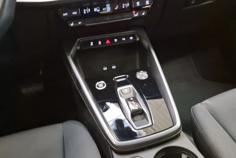 Audi A3 din 2025 cu 42.088 km - oferta AUD188645 - foto 16