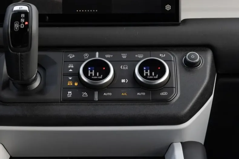 Land Rover Defender din 2025 cu 50.509 km - oferta LAN188646 - foto 11