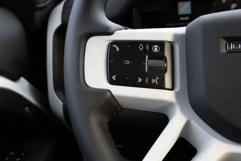 Land Rover Defender din 2025 cu 50.509 km - oferta LAN188646 - foto 29