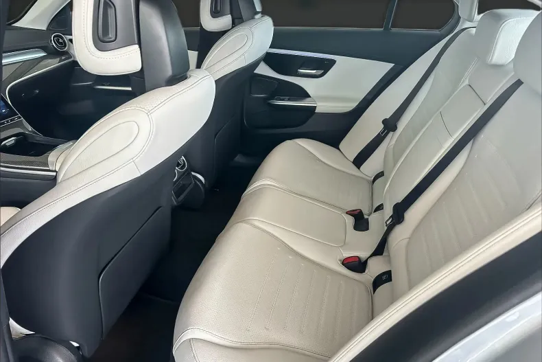 Mercedes-Benz C din 2022 cu 75.996 km - oferta MER188651 - foto 13