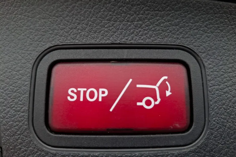 Mercedes-Benz GLA din 2020 cu 84.036 km - oferta MER188652 - foto 23