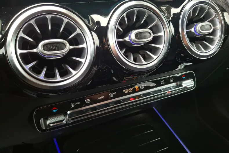 Mercedes-Benz GLA din 2020 cu 84.036 km - oferta MER188652 - foto 31