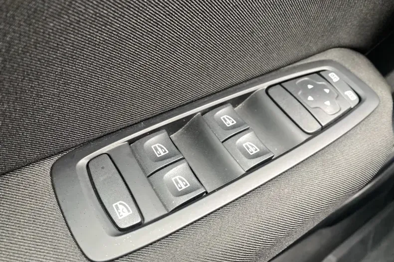 Renault Megane din 2024 cu 45.960 km - oferta REN188653 - foto 19