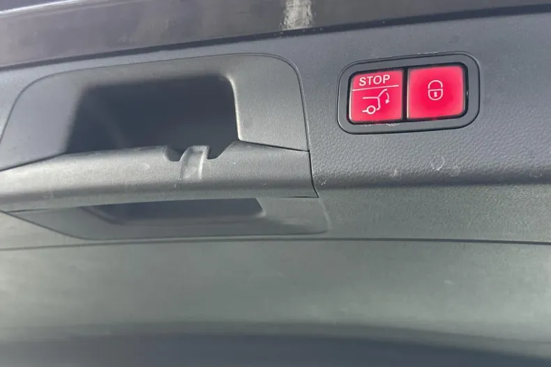 Mercedes-Benz GLC din 2021 cu 66.616 km - oferta MER188655 - foto 17